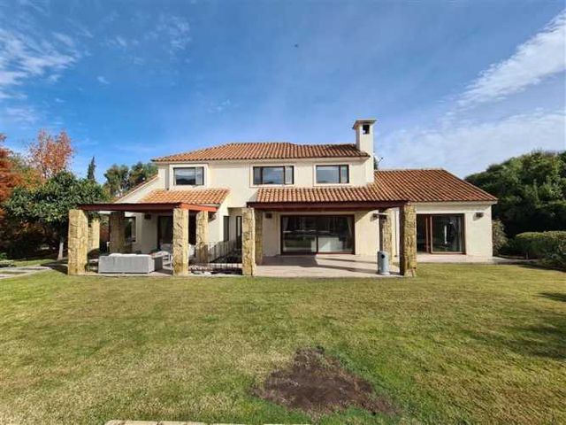 CASA condominio polo 1