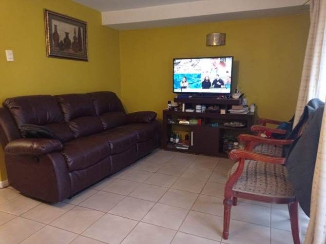 VENTA CASA LOMAS DE MIRASUR 4D+3B -Antu