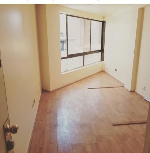 Se vende oficina en Diagonal Paraguay  costado metro