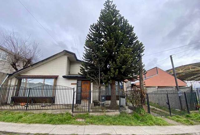 SE VENDE CASA HABITACIÓN EN COYHAIQUE.