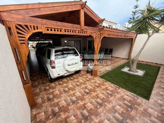 SE VENDE CASA EN CONDOMINIO MIÑIQUES