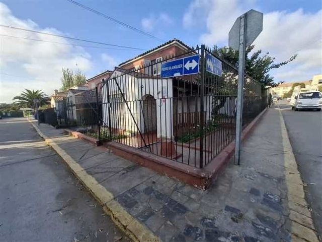 CASA Casa esquina en el centro de la ciudad