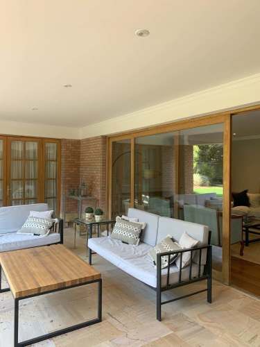 VENTA CASA ESTILO INGLÉS FRENTE AL SANTIAGO COLLEGE, LOS TRAPENSES