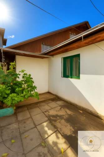 Casa en venta de 4 dormitorios c/ estacionamiento en Rojas Magallanes