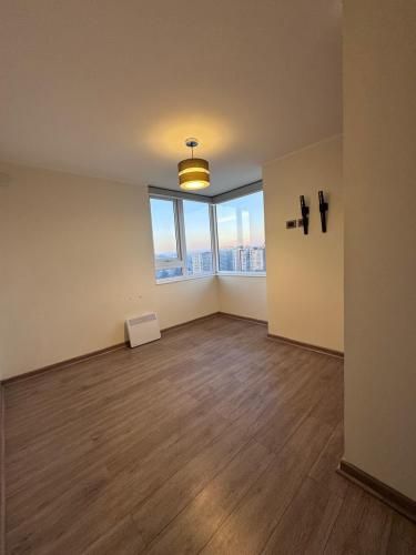 AMPLIO DEPARTAMENTO A LA VENTA EN PISO 16 (98965)