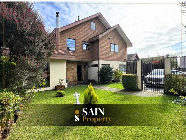 Casa con potencial comercial y residencial  (98972)