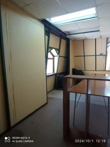 Vendo Terreno con Salón y Oficinas en Placilla, frente a Supermercado Unimarc