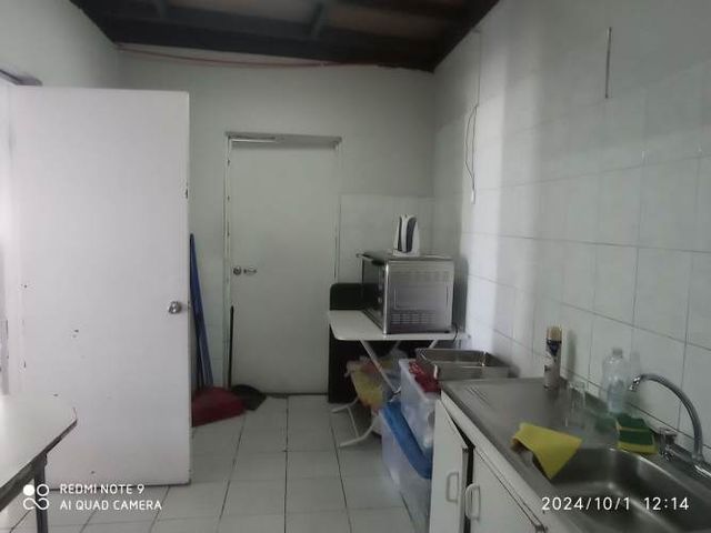 Vendo Terreno con Salón y Oficinas en Placilla, frente a Supermercado Unimarc