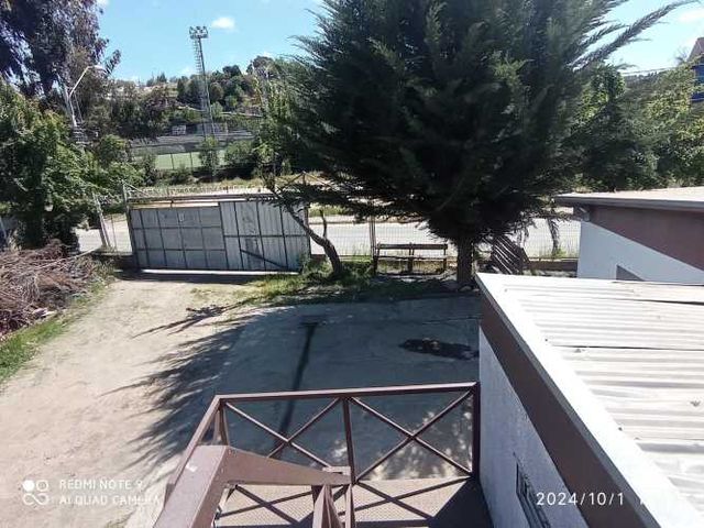 Vendo Terreno con Salón y Oficinas en Placilla, frente a Supermercado Unimarc