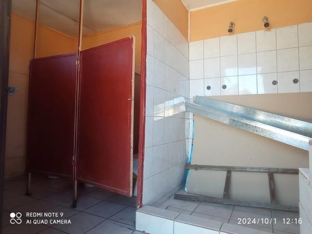 Vendo Terreno con Salón y Oficinas en Placilla, frente a Supermercado Unimarc