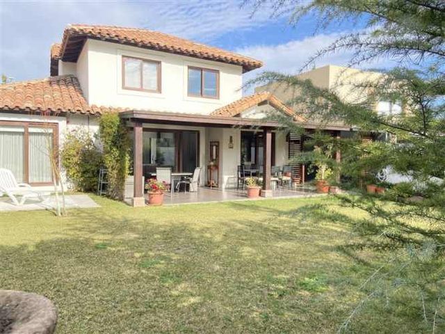 CASA Laguna Piedra Roja