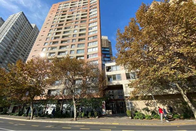 Luminoso 2d2b a pasos del metro los héroes