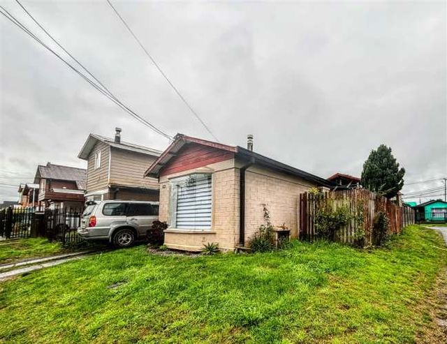 CASA Av Farellones, 1710 Jardines del sol II(