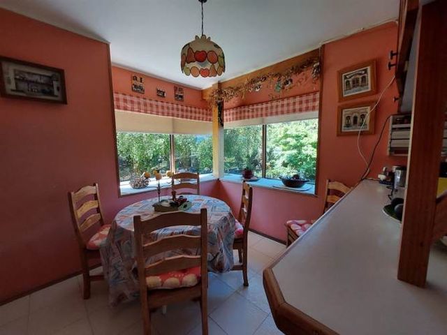 PARCELA Amplia casa con Quincho, Bodega y Cancha de Tenis - Lomas de Reloncaví