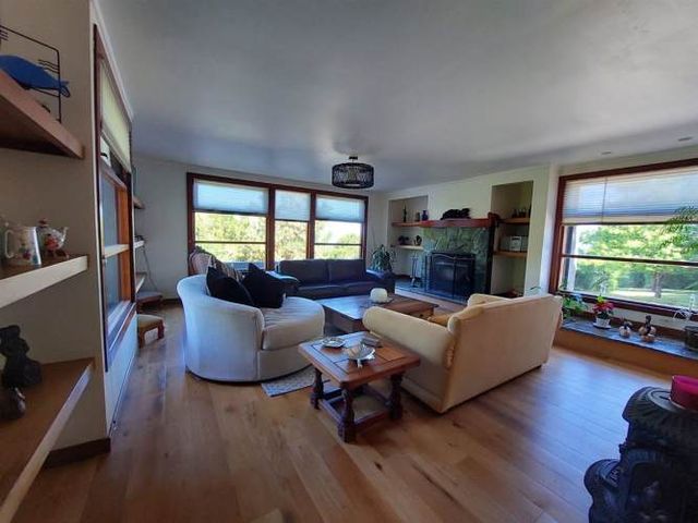 PARCELA Amplia casa con Quincho, Bodega y Cancha de Tenis - Lomas de Reloncaví