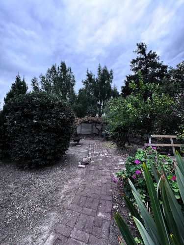 Parcela con casa 4D+2B de uso comercial (94569)