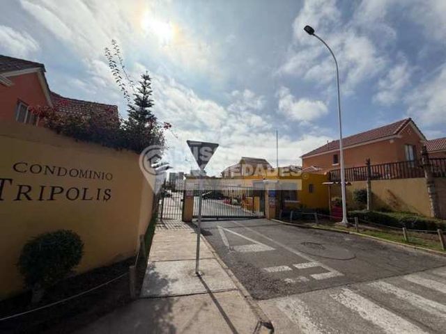 SE VENDE CASA EN CONDOMINIO TRIPOLIS