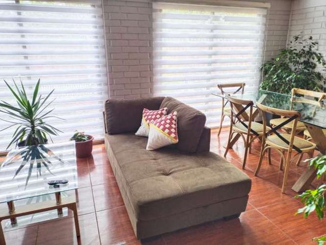 con distintas salidas de calles diferentes. (98651)