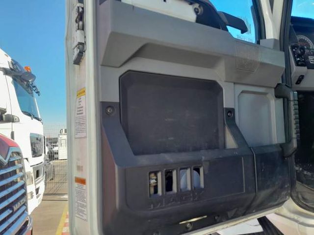 Tracto Camión  MACK AN64TX  año 2021