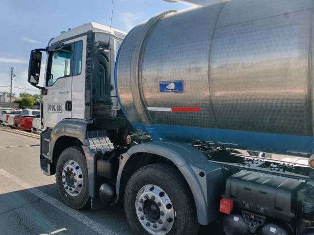 MAN TGS  | Camión Cisterna MAN 8x4 con eje adicional