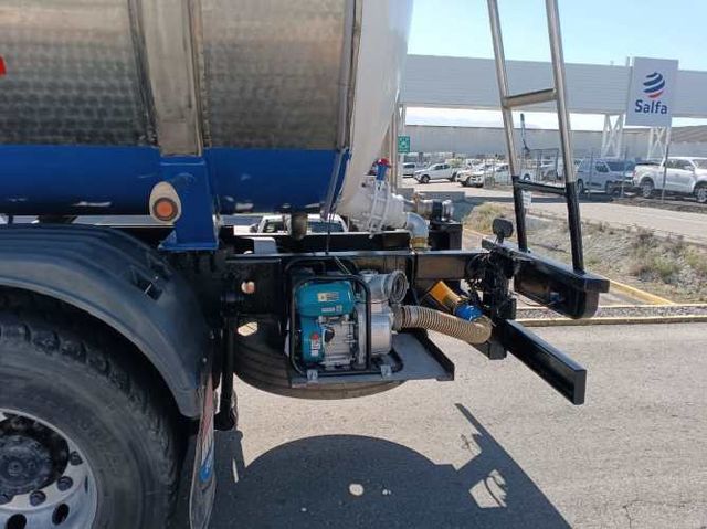 MAN TGS  | Camión Cisterna MAN 8x4 con eje adicional