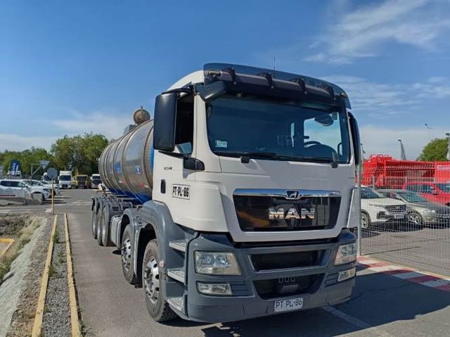 MAN TGS  | Camión Cisterna MAN 8x4 con eje adicional