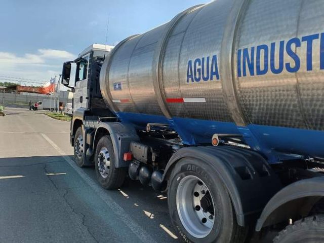 MAN TGS  | Camión Cisterna MAN 8x4 con eje adicional