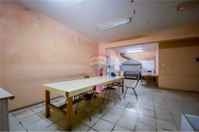 Prop. comercial patronato c/contrato de arriendo