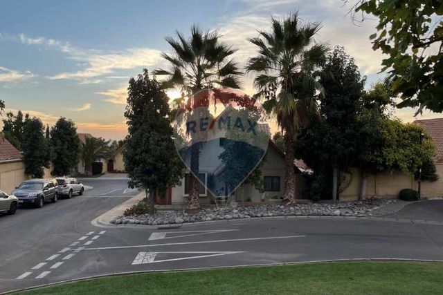 Casa en condominio 5d + 3b + piscina