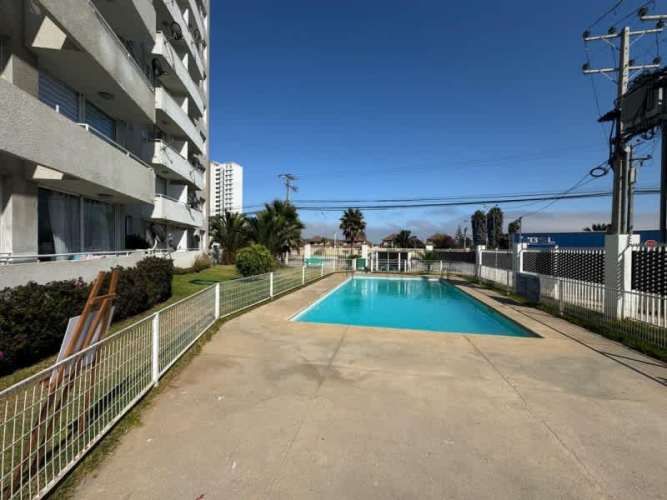 Moderno y luminoso departamento en Condominio Puerto Bahía