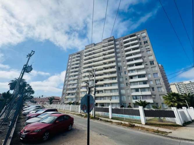 Moderno y luminoso departamento en Condominio Puerto Bahía