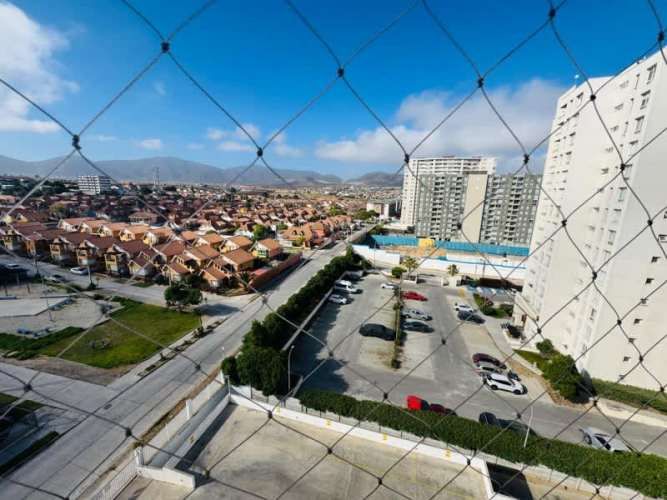 Moderno y luminoso departamento en Condominio Puerto Bahía