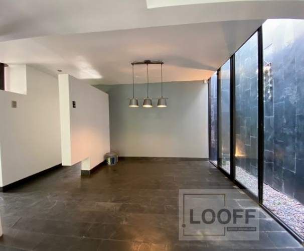 LOOFF PROP CASA LAS CONDES ESTORIL