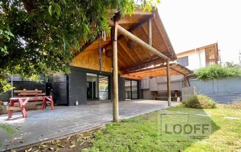 LOOFF PROP CASA LAS CONDES ESTORIL