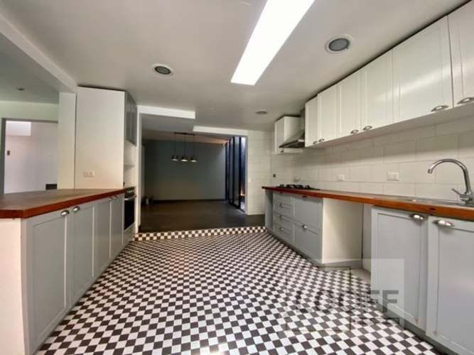 LOOFF PROP CASA LAS CONDES ESTORIL