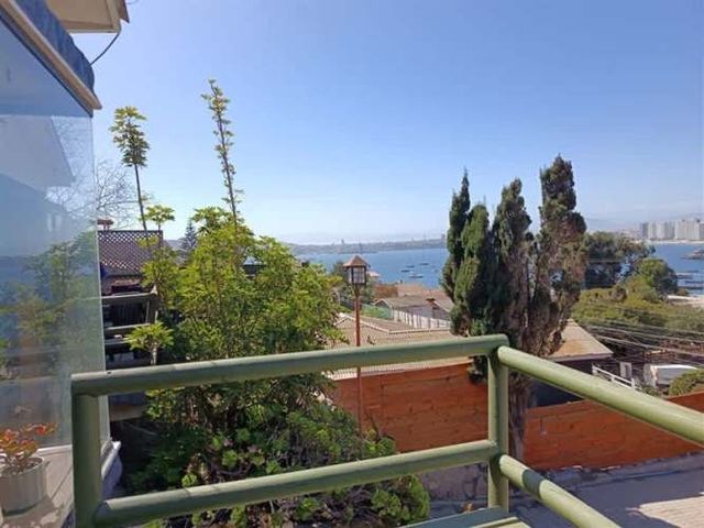 LOCAL COMERCIAL CON AVENIDA COSTANERA