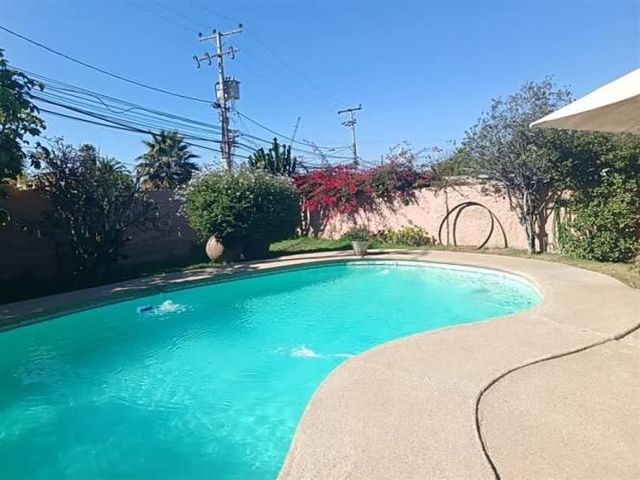 CASA CALLE EL RANCHO CON AVIDA COSTANERA