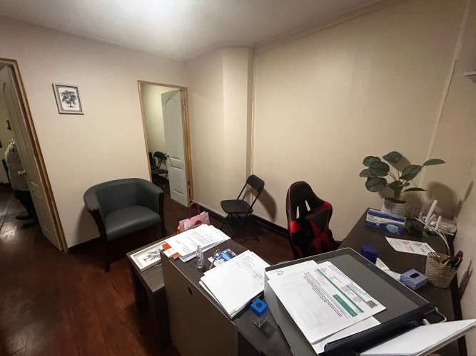 Amplia oficina de 71 m2 Agustinas/Ahumada (100322)