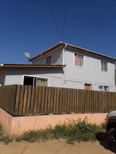 SE VENDE LINDA CASA 2 PISOS 3D 2B, LIMACHE