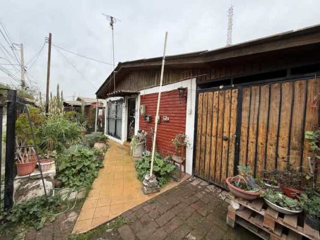 Se Vende Casa material solido, terreno 250 m2, 6 vehiculos