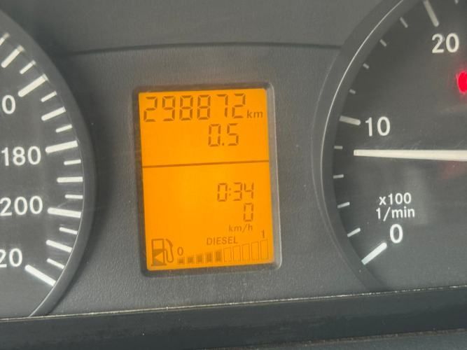 FURGON Marca MERCEDES BENZ Modelo VITO 113 CDI Año 2013