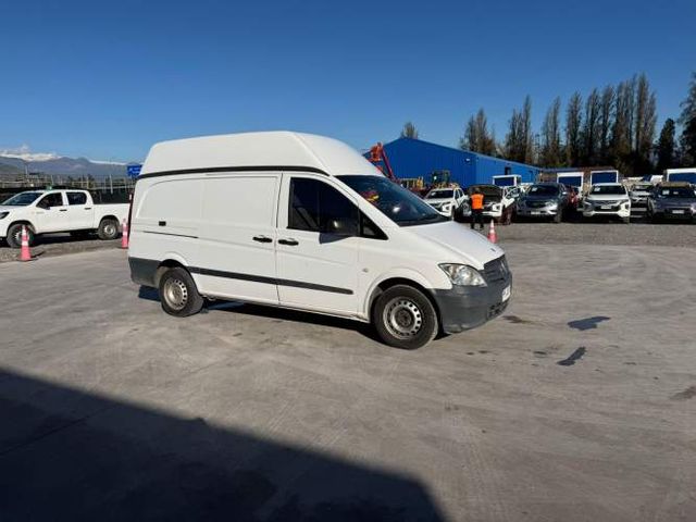 FURGON Marca MERCEDES BENZ Modelo VITO 113 CDI Año 2013