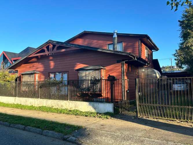 Vendo casa en Isla Teja excelente ubicación y conectividad