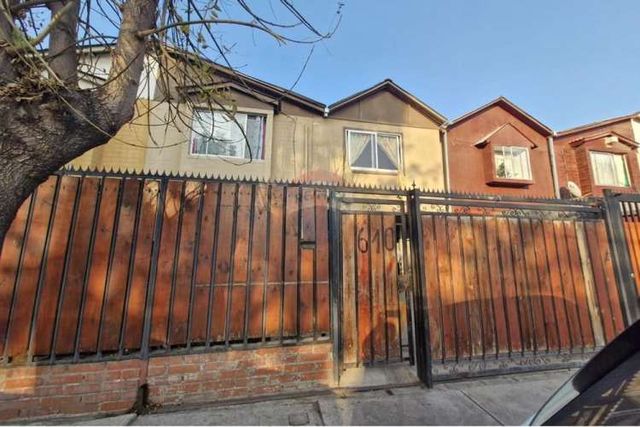 Se vende amplia y cómoda casa en quilicura.