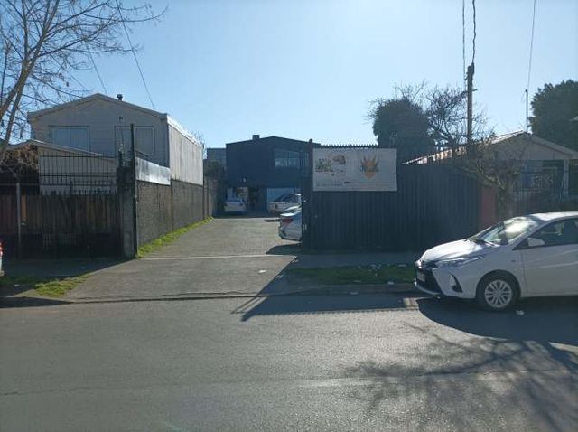 SE ARRIENDA GALPÓN COMERCIAL CENTRO DE CHILLÁN