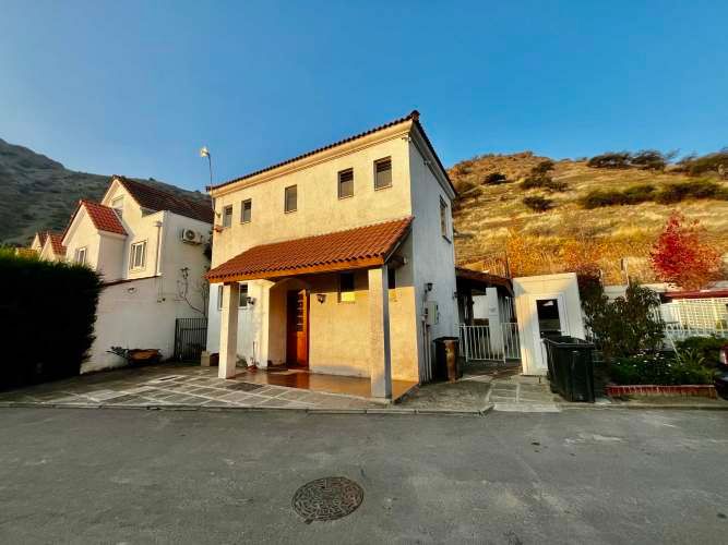 LINDA CASA FAMILIAR EN VENTA, CONDOMINIO CERRADO