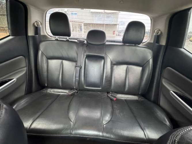 CAMIONETA Marca MITSUBISHI Modelo NEW L200 DAKAR DCAB 4X4 2.4 Año 2019