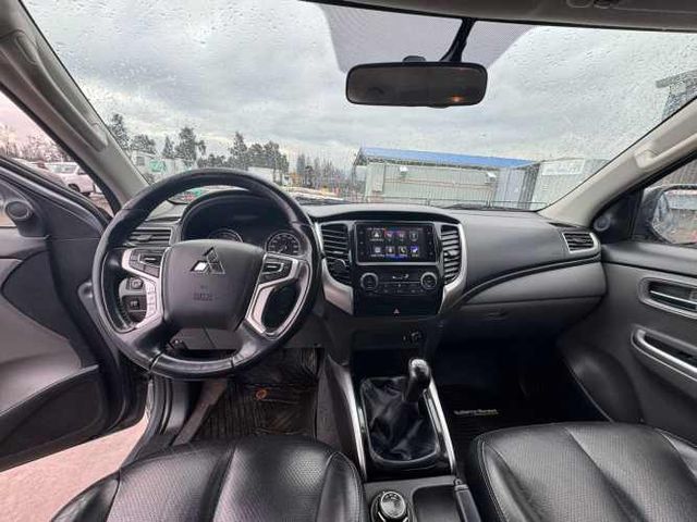 CAMIONETA Marca MITSUBISHI Modelo NEW L200 DAKAR DCAB 4X4 2.4 Año 2019