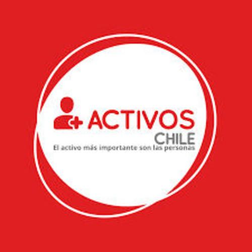 Operario de apilador eléctrico marca Linde