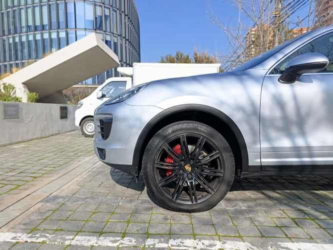 PORSCHE CAYENNE 2016